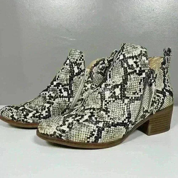 MIA Side Zip Snake Print Chunky Heel Ankle Boots Booties White Black Women 6.5 - Picture 1 of 13